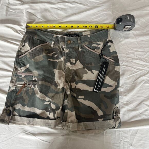 CHARLIE B Cuffed Cargo Shorts Green Tan Camo Zipper Pockets Womens 28 Waist - Picture 10 of 11